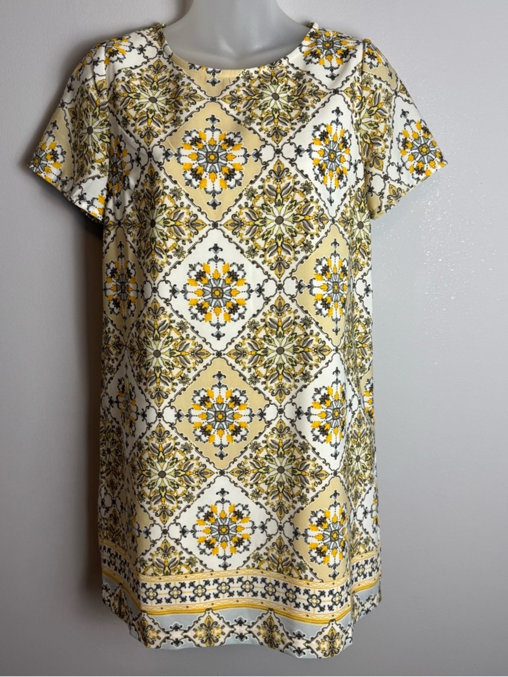 Lulu's Dandy Lion Yellow Printed Mini Shift Dress Size Small - Picture 3 of 10